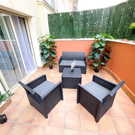 Yellow Lloret Льорет-де-Мар