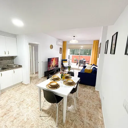 Yellow Lloret * Льорет-де-Мар