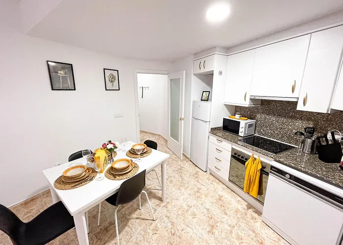 Yellow Lloret Апартаменти *