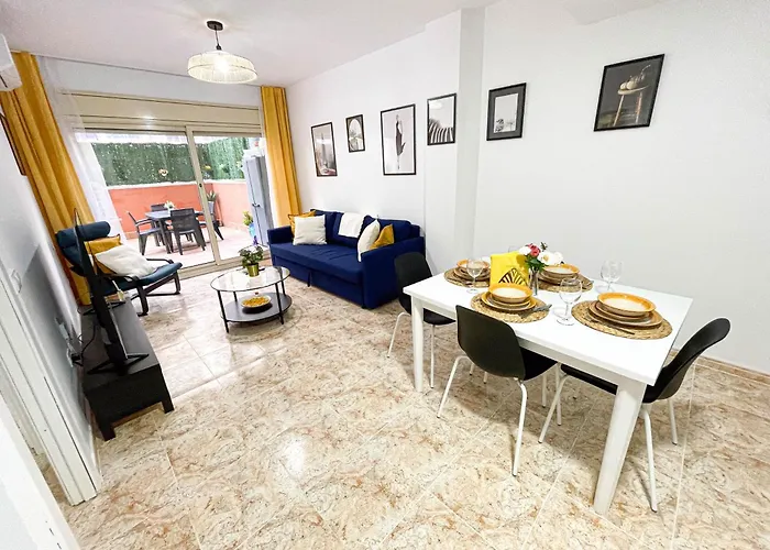 Yellow Lloret Апартаменти Льорет-де-Мар