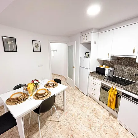 Yellow Lloret Apartment *