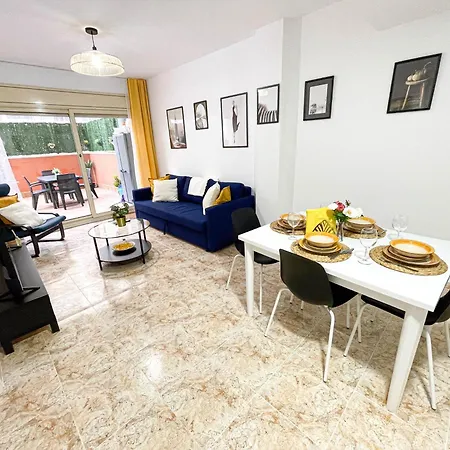 Yellow Lloret Apartment Lloret de Mar