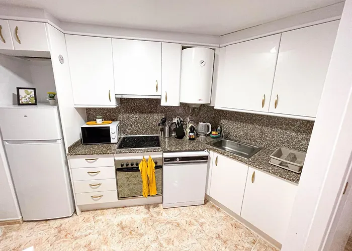 Yellow Lloret Apartman